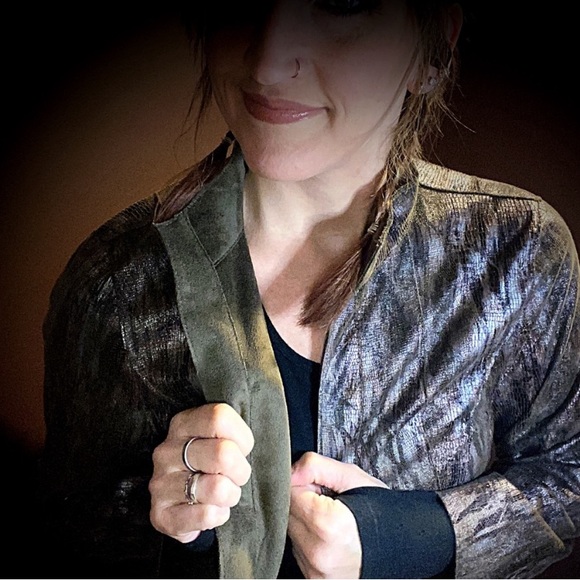 Chico’s reversible suede jacket - Picture 3 of 14